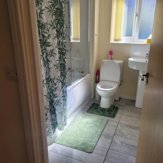 Rooms 7 Minutes From Etihad Manchester Extérieur photo